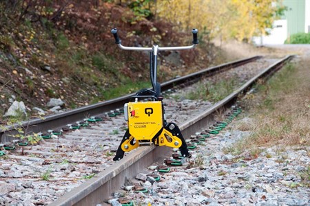 Trådlös kraft för järnvägsfästen